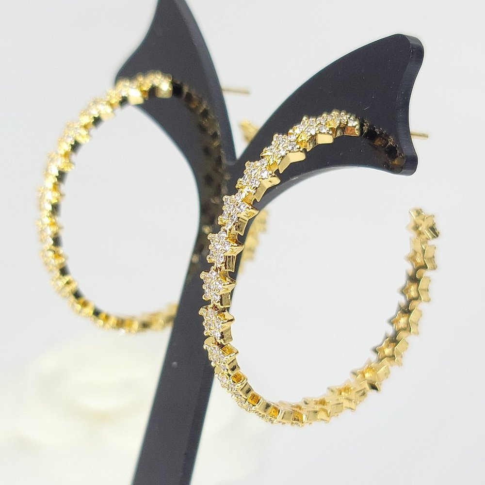 NEW 18K Gold Micro Pave CZ Stars Hoop Earrings NWT - Picture 3 of 10